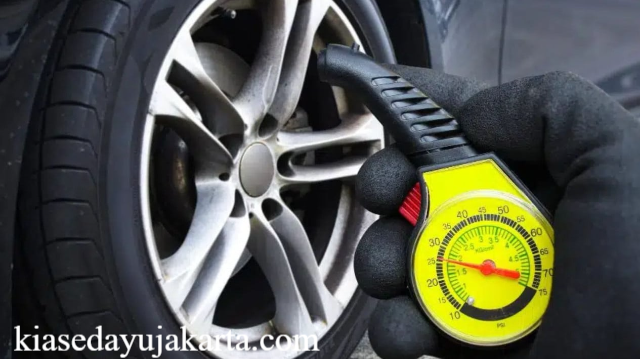 Jangan Abaikan Tekanan Angin Ban Mobil Kunci Kenyamanan