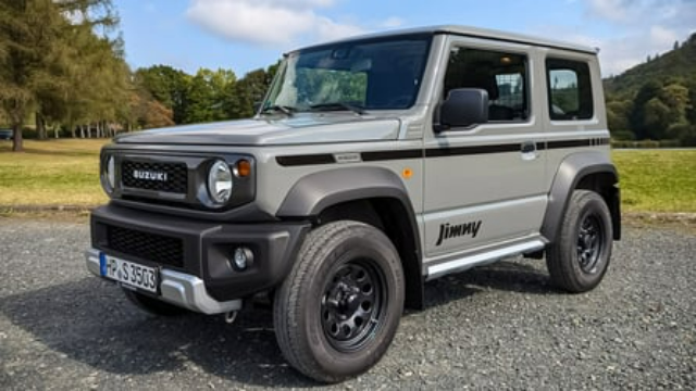 Suzuki Jimny: Legenda Off-Road Kompak yang Terus Berevolusi di Era Modern